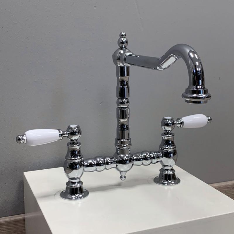 PB Nosztalgikus Híd Konyhai Csaptelep Króm derékszögű kifolyóval fehér fogantyúkkal PBN.CHR.H.WH