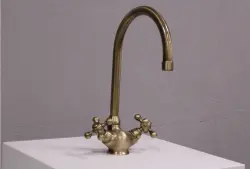 Cisal Arcana Ceramic nosztalgikus konyhai csaptelep Bronz AC00053027