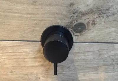 Waterevolution Flow inbouw 2-weg omsteller mat zwart met ronde rozet T1482SPR

Vízevolúció Flow beépített 2-utas átváltó matt fekete kerek rózsa T1482SPR