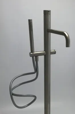 Waterevolution Flow szabadon álló kád csaptelep kézi zuhannyal, teljesen rozsdamentes acél T133IE
