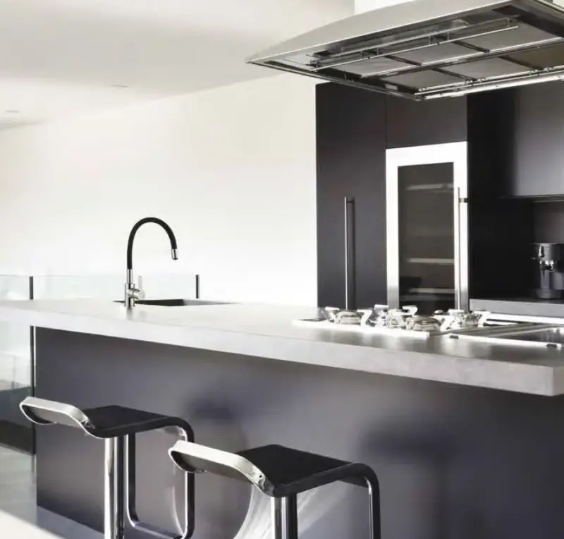 DEMM konyhai csaptelep forgatható kifolyóval króm/fekete 1208947023