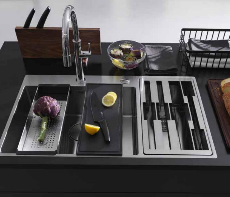 Franke Box Center BWX220-54-27 rozsdamentes acél mosogató baloldalt vágódeszkával, késkészlettel és drótkosárral 86x51cm 127.0587.643