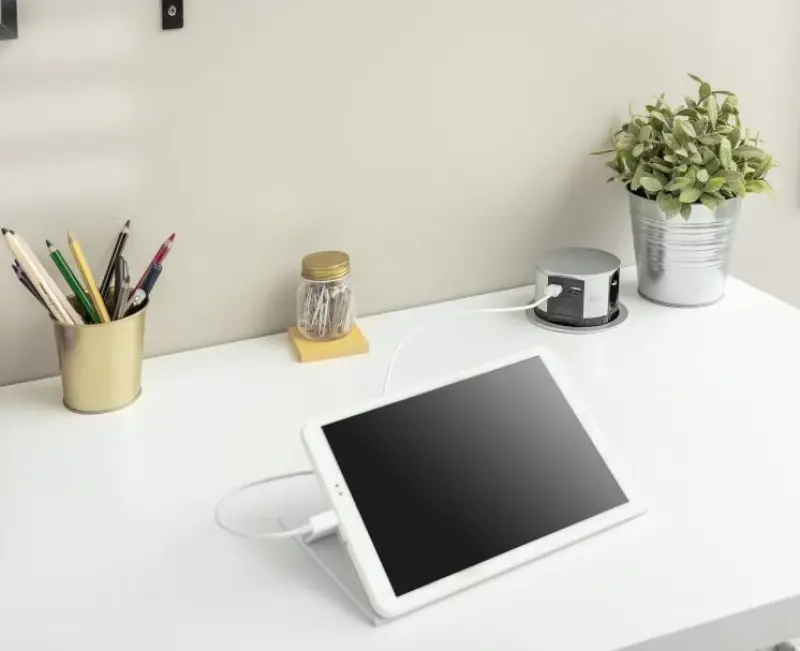 Indux Push süllyeszthető ezüst konyhai földelt dugalj munkalapon, 3 dugalj és 2 x USB 1208957412