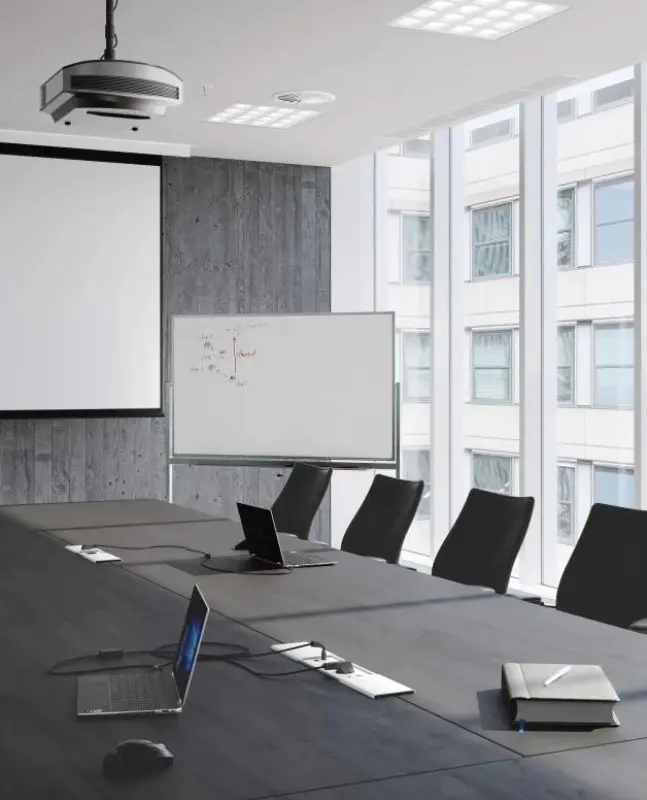 Indux Slide max beépített konyhai aljzat földeléssel munkalappal, USB-A, HDMI, RJ45 és USB-C csatlakozóval, matt fehér színben 1208957440