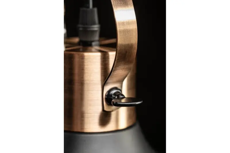 Decor Mees zwarte metalen hanglamp met kapbevestiging in de vorm van een petroleumlamp 2363