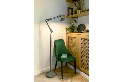 Artemia Decor szürke állólámpa hosszú fém karral, 16,5 cm átmérő, 2300
