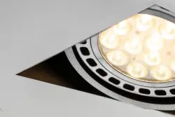 Decor Milo zwarte frameloze plafondinbouwlamp met 2 lichtbronnen 4755

Dekor Milo fekete keret nélküli mennyezeti beépíthető lámpa 2 fényforrással 4755