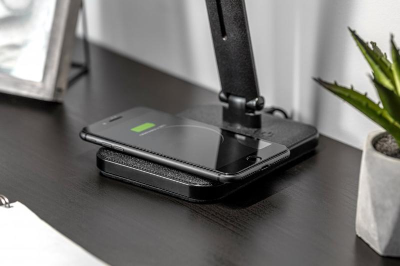 Decor IZUKA LED íróasztali lámpa 6W 400lm AC220-240V 50/60Hz CCT indukciós töltő fekete. 1208962497