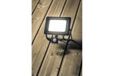 LED árvízfény iNEXT mozgásérzékelővel 50W 4000lm, PF>0,9, RA>80, IP65, 120°, 6400K, fekete test 1208962862