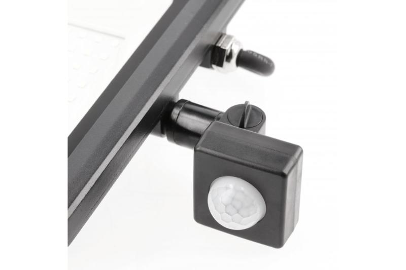 LED árvízfény iNEXT mozgásérzékelővel 50W 4000lm, PF>0,9, RA>80, IP65, 120°, 6400K, fekete test 1208962862
