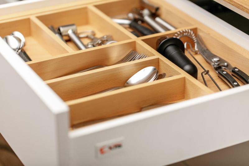 Decor Cutle Evőeszköztartó Konyhai Állítható Betét 600-1000mm-es Szekrényekhez 1208966291