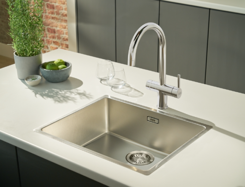 Franke Maris vízközpont 7l bojler 3-1 érintős elektronikus forróvizes csaptelep króm vízközpont keverőszettel 1208967852