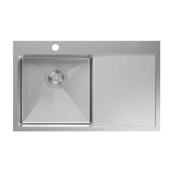 Aquadesign Clara Rozsdamentes Acél Mosogató Bal Oldali Medencével 78x48cm Felületi vagy Süllyesztett Beépítésel Csepegtetővel, Csaptelephellyel és Rozsdamentes Acél Dugóval - 1208969497