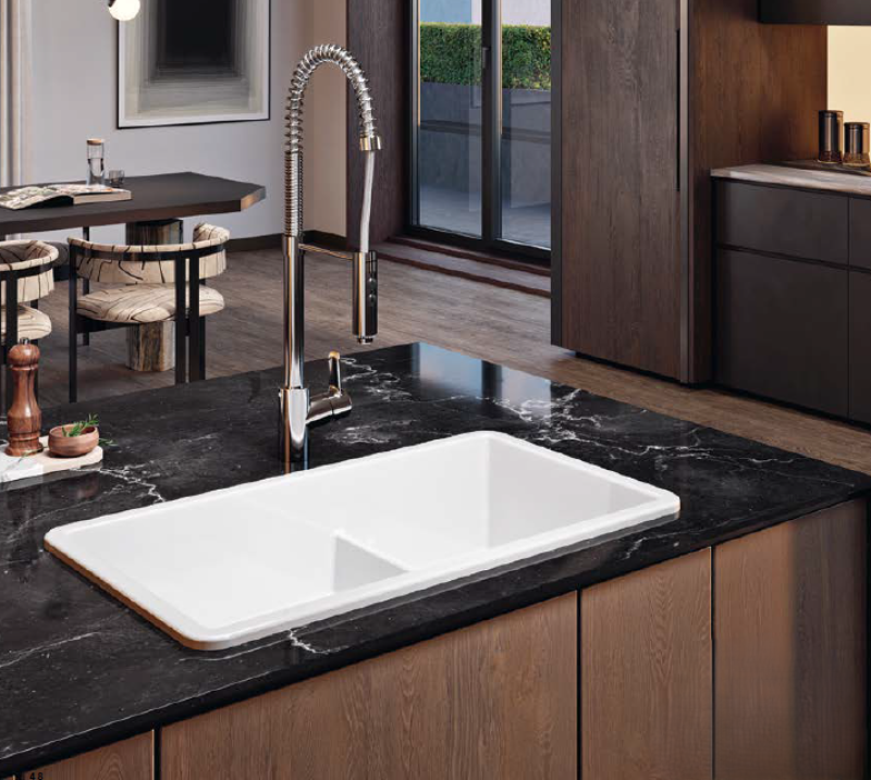 Ausmann Ceramic Ember Keramikus Fehér Másfél Medence Felépítése és Alapozása 733 x 401 mm Réz dugókkal 1208971519