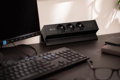 Bútorcsatlakozó BASCO, 3xSCHUKO, USB A+C, 1,5 m kábel, fekete