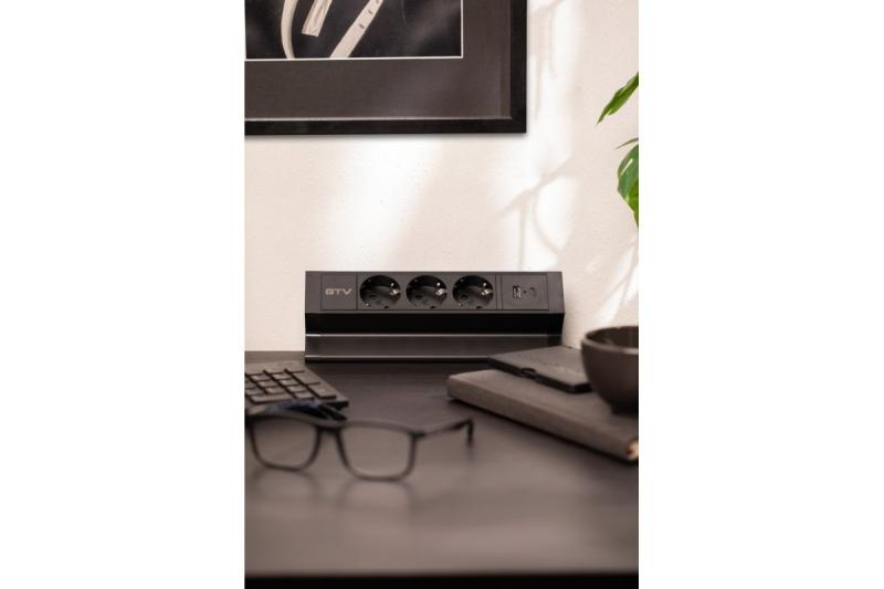 Bútorcsatlakozó BASCO, 3xSCHUKO, USB A+C, 1,5 m kábel, fekete